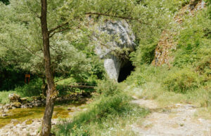 Skriveni raj kod Sanskog Mosta: Pećina koja krije podzemno jezero i tajne prošlosti