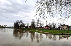 Prijedor: Vodostaji u padu, saobraćaj djelimično normalizovan, pojedina naselja bez struje