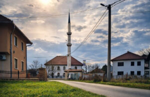 Muslimani obilježavaju Lejletul-bedr, jednu od najznačajnijih noći ramazana Džamija Stari Grad Prijedor