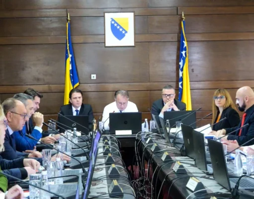 Porazno je da Vlada FBiH nije pokušala kupiti većinski udjel u Mittalu, sada ih vlasnik ucjenjuje