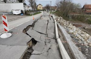 Odron oštetio put prema Kozari