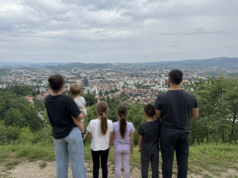 Vlada RS: Majkama četvoro i više djece dovoljno 750 KM