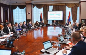 Nisu sebe zaboravili: Premijeru i ministrima povišica od pet odsto