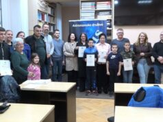 Diplome za uspješne polaznike pete Škole astronomije