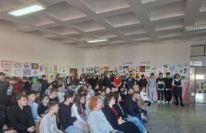 Literarni sat povodom Dana škole u Kozarcu: Poezija, razgovor sa piscem i nagrade za učenike