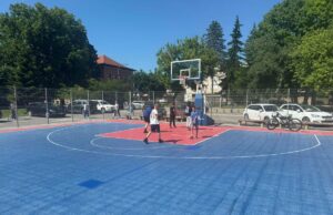 Novi koševi ispred dvorane Mladost