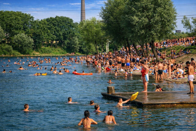 Kupanje na Sani kod splava u Prijedoru Kupanje na Sani kod splava u Prijedoru