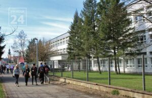 Krenula nastava u osnovnim i srednjim školama