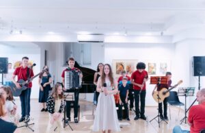 „Muzički karavan“ oduševio prijedorsku publiku: Mladi talenti BKC-a priredili veče za pamćenje