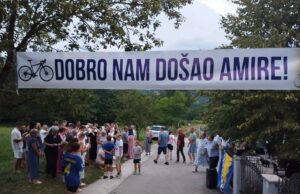Biciklom iz Švedske stigao u Rakovčane, dočekali ga mještani