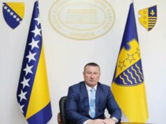 MINISTAR NE ZNA KOLIKO IMA DIPLOMA