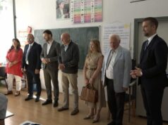 Školski namještaj iz Austrije prijedorskoj osnovnoj školi