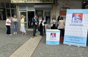 Prijedor: Organizovan razgovor sa građanima i podjela promotivnog materijala o prevenciji suicida