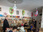 Sveštenik, Imam i učenici odmjeravali snage za šahovskom tablom