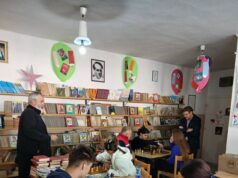 Pop, hodža i učenici odmjeravali snage za šahovskom tablom