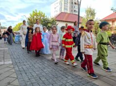 Mašta pod maskama: Oko 300 mališana uljepšalo Nedjelju djeteta u Prijedoru